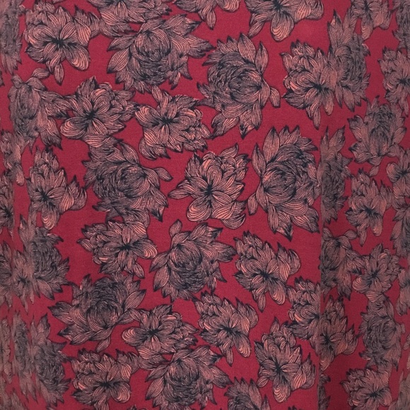 NWT LuLaRoe form fitting Julia Dress floral - Picture 3 of 3